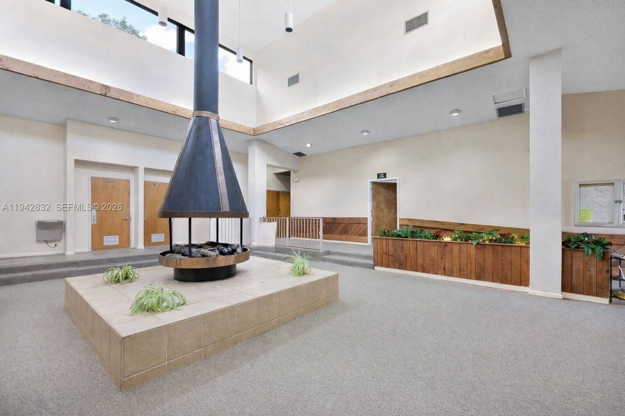 2200 S Cypress Bend Dr, Unit 406, Pompano Beach, FL 33069 Photo