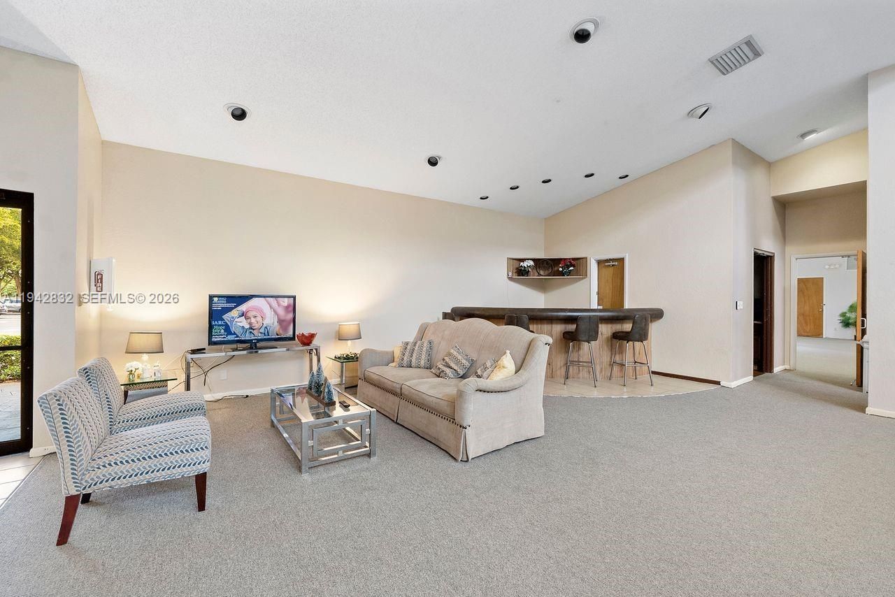 2200 S Cypress Bend Dr, Unit 406, Pompano Beach, FL 33069 Photo