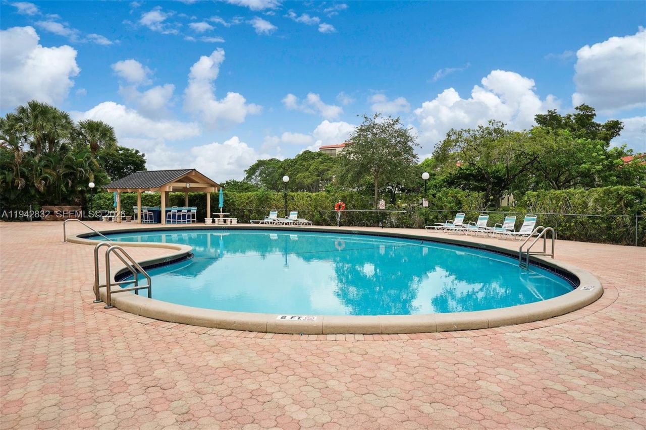 2200 S Cypress Bend Dr, Unit 406, Pompano Beach, FL 33069 Photo