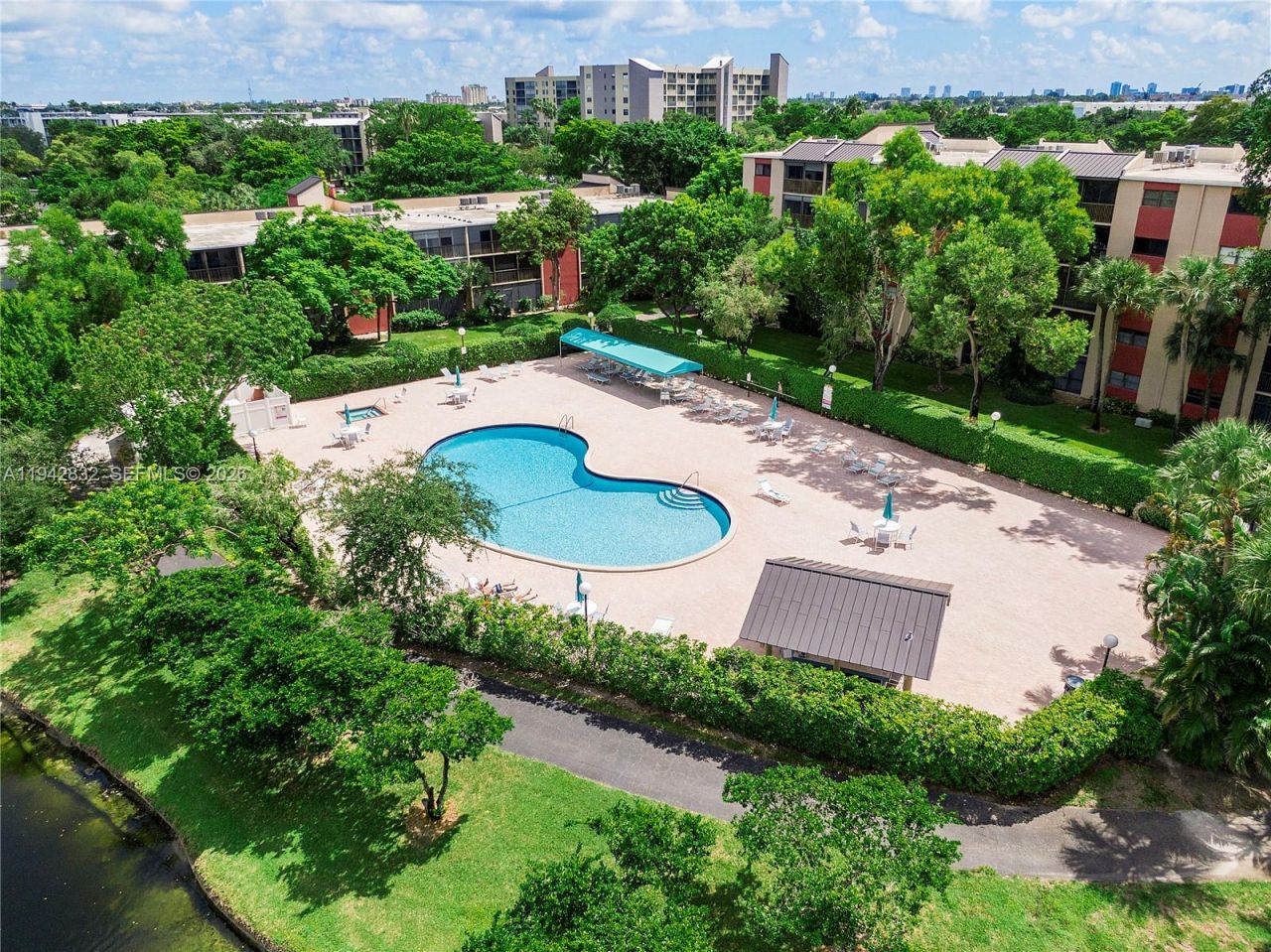 2200 S Cypress Bend Dr, Unit 406, Pompano Beach, FL 33069 Photo