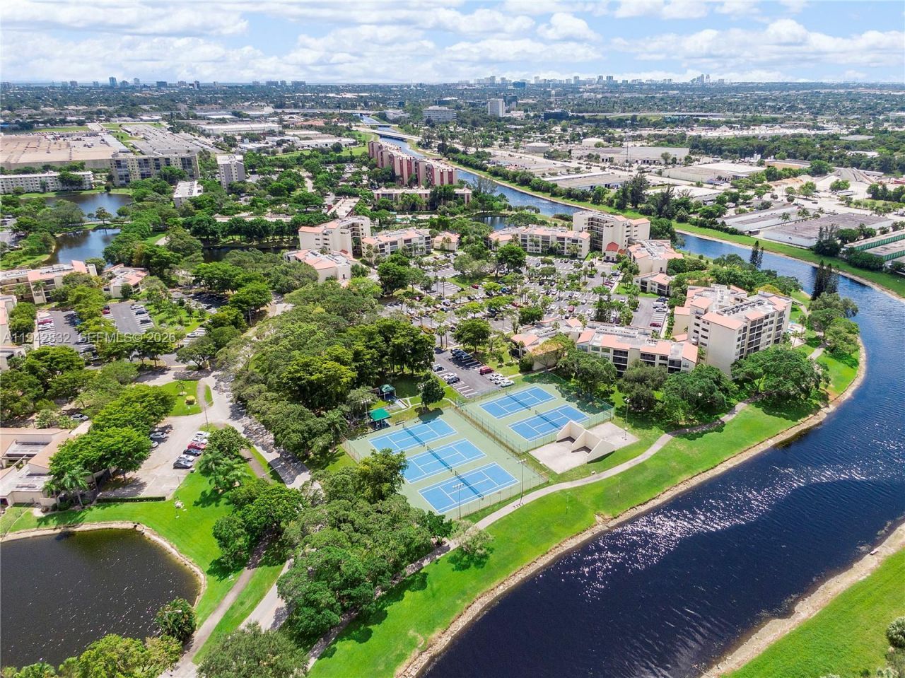 2200 S Cypress Bend Dr, Unit 406, Pompano Beach, FL 33069 Photo