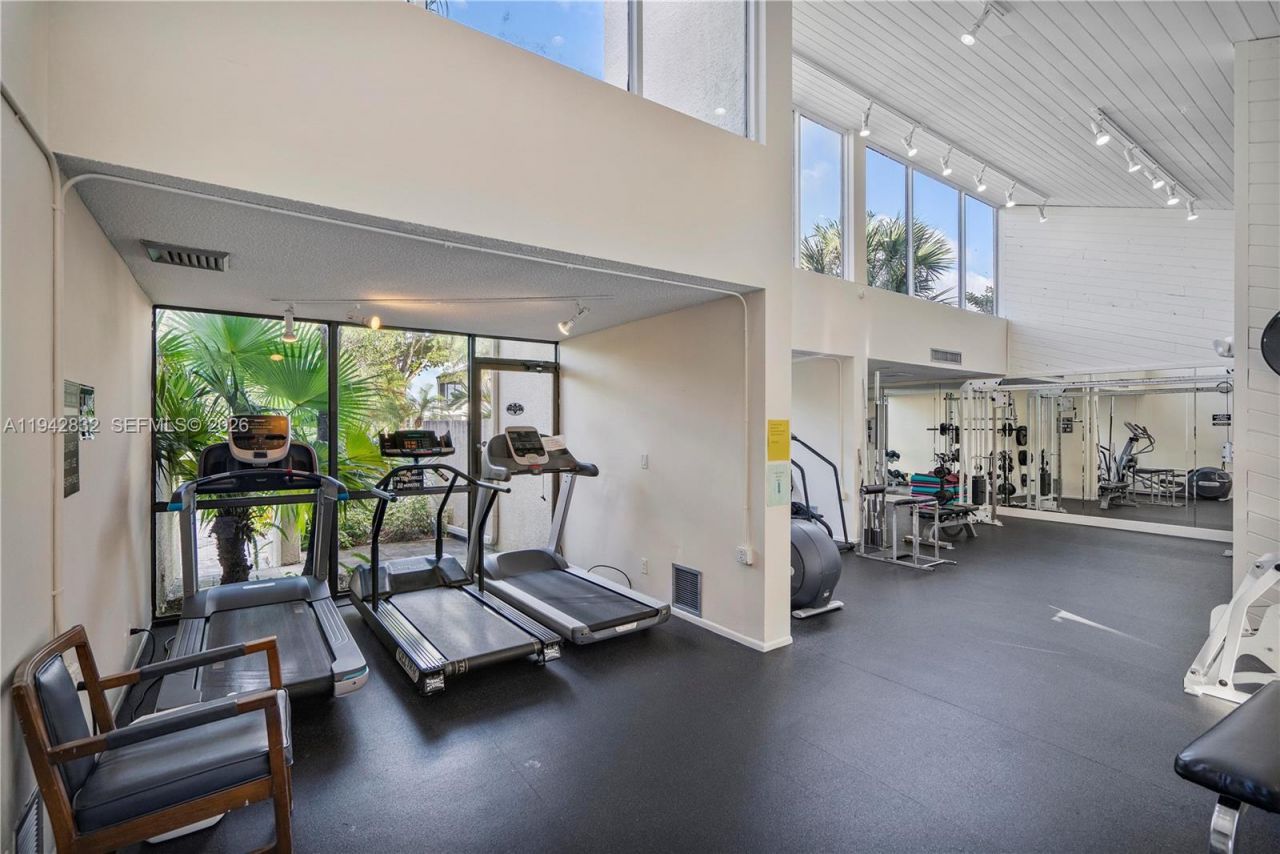 2200 S Cypress Bend Dr, Unit 406, Pompano Beach, FL 33069 Photo