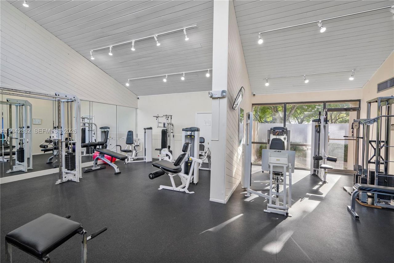 2200 S Cypress Bend Dr, Unit 406, Pompano Beach, FL 33069 Photo
