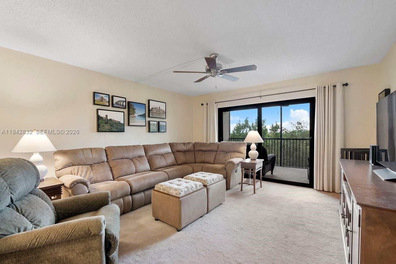 2200 S Cypress Bend Dr, Unit 406, Pompano Beach, FL 33069 Photo