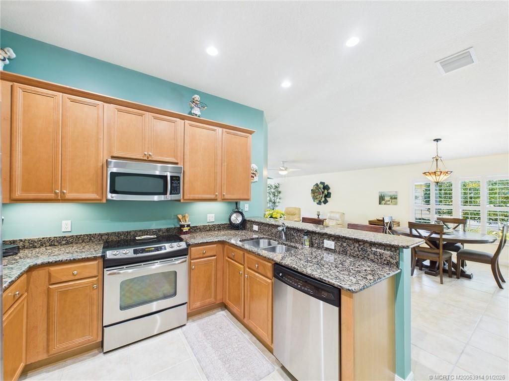 5315 NW Dominica Street, Vero Beach, FL 32967 Photo