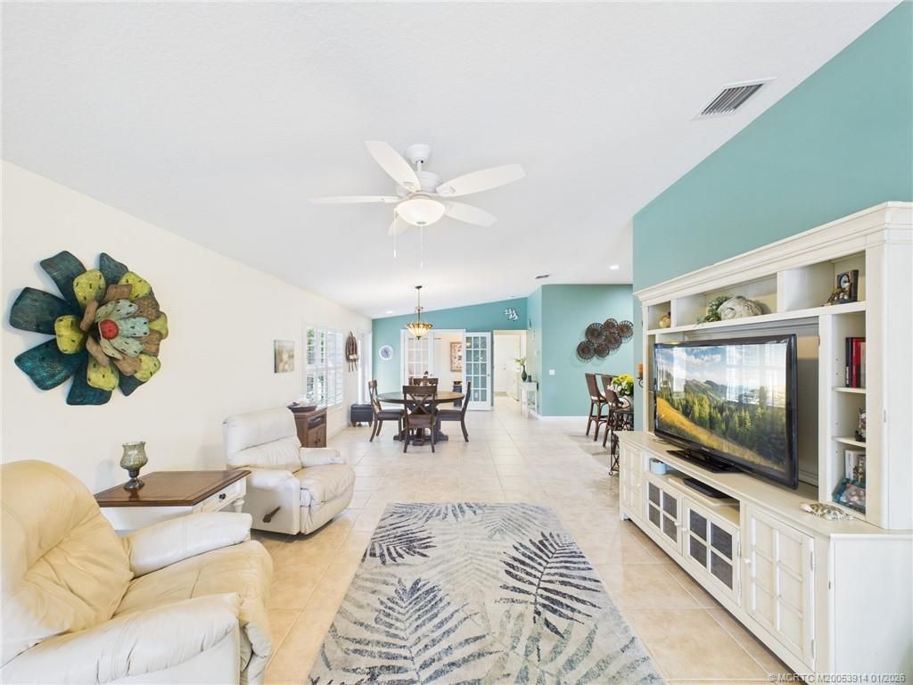 5315 NW Dominica Street, Vero Beach, FL 32967 Photo