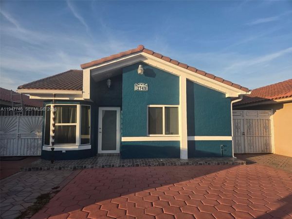 2749 W 73rd Pl , Hialeah, FL 33016