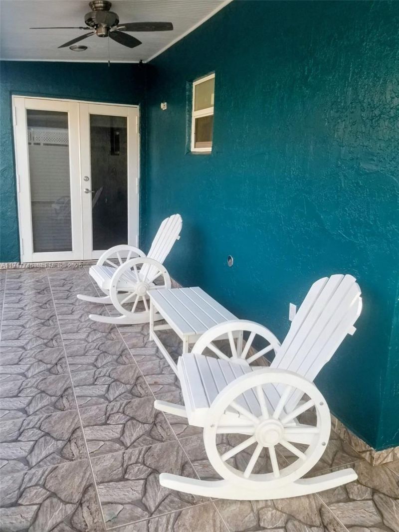 2749 W 73rd Pl , Hialeah, FL 33016 Photo