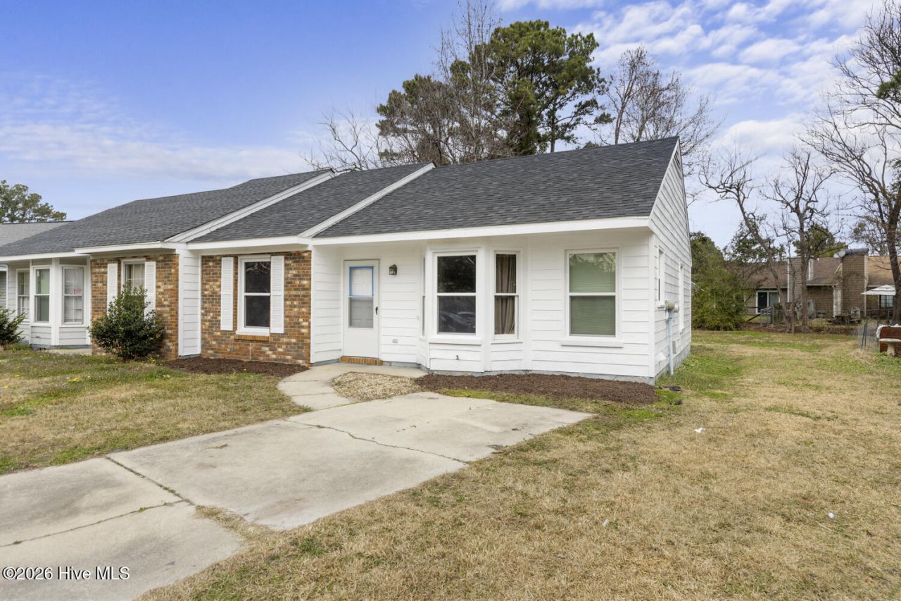 2507 Willow Crest Court, Midway Park, NC 28544 Main Photo