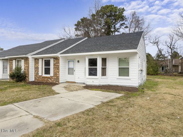 2507 Willow Crest Court, Midway Park, NC 28544