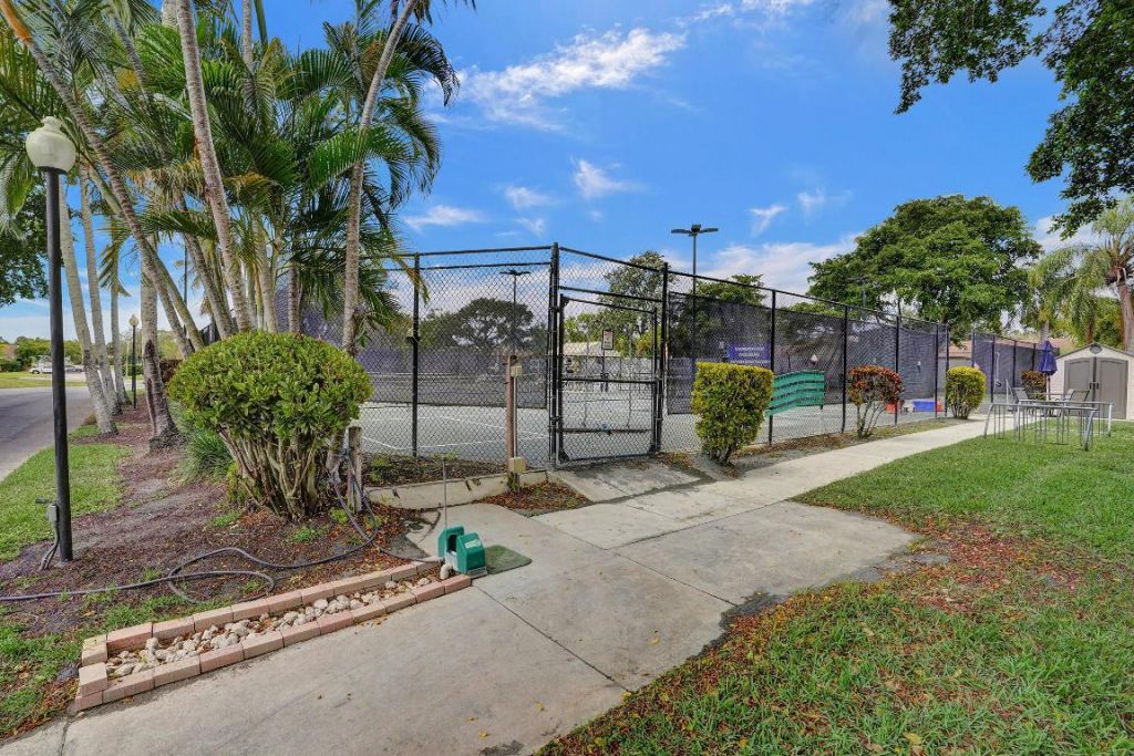 818 NW 26th Avenue, Delray Beach, FL 33445 Photo