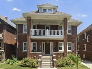 1026 Lakepointe #1 Street, Grosse Pointe Park, MI 48230