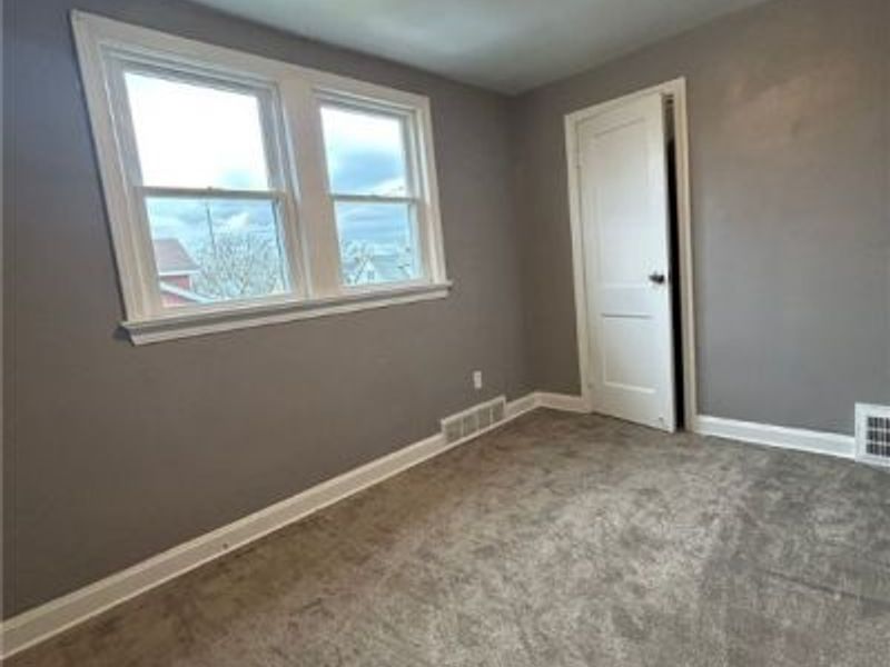 12912 Dove Avenue, Cleveland, OH 44105 Photo 8