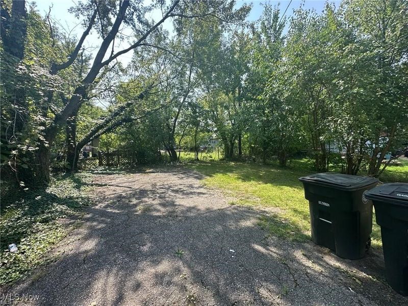 12912 Dove Avenue, Cleveland, OH 44105 Photo 9