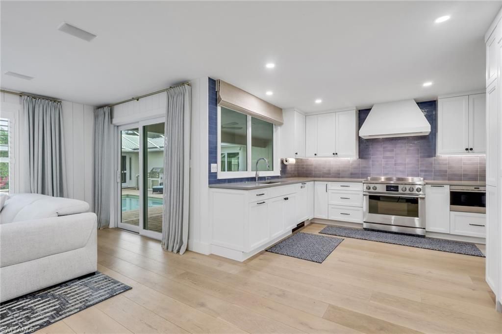 695 Regatta Rd S, Naples, FL 34103 Photo