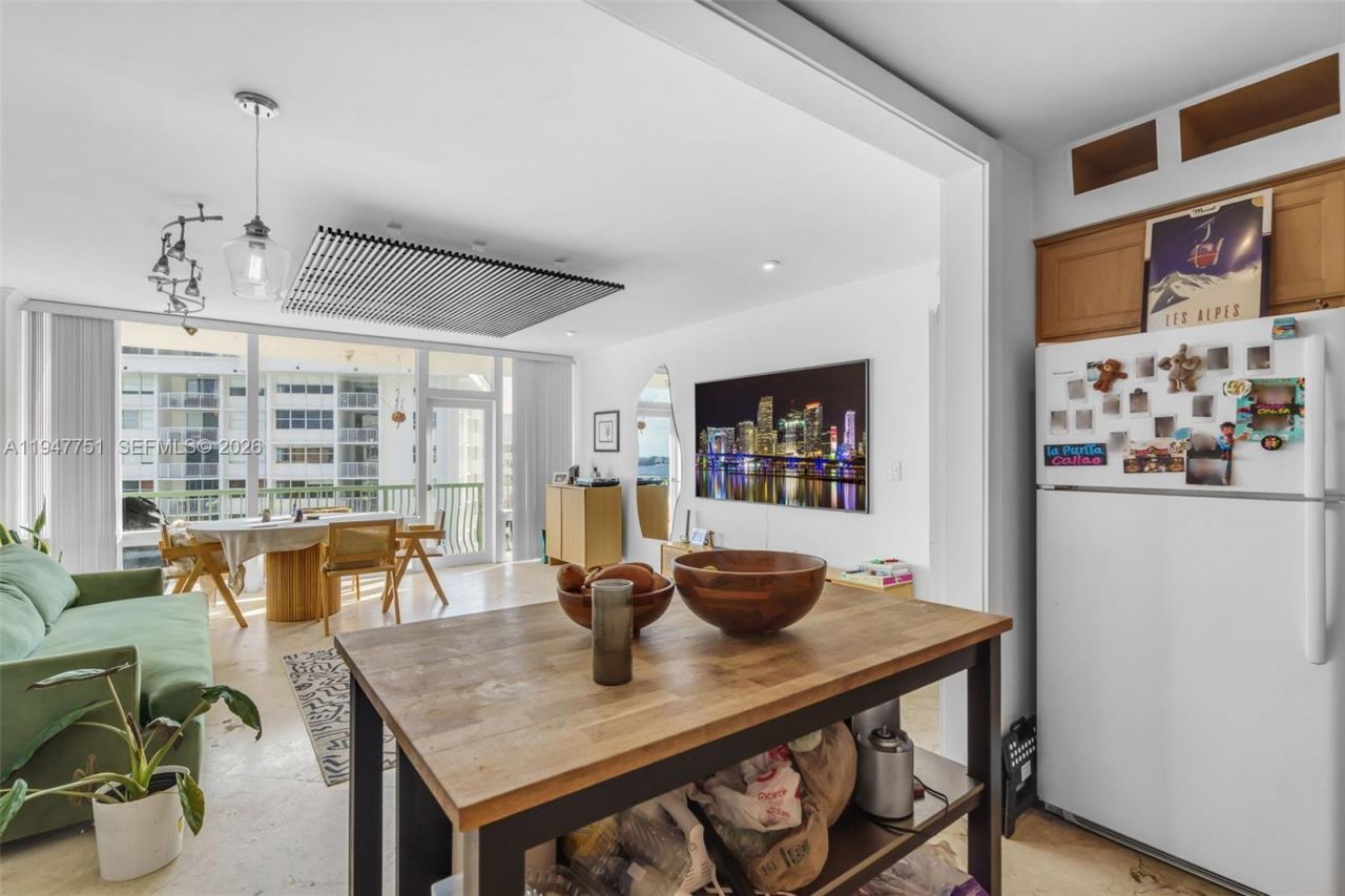 1408 Brickell Bay Dr, Unit 1206, Miami, FL 33131 Photo