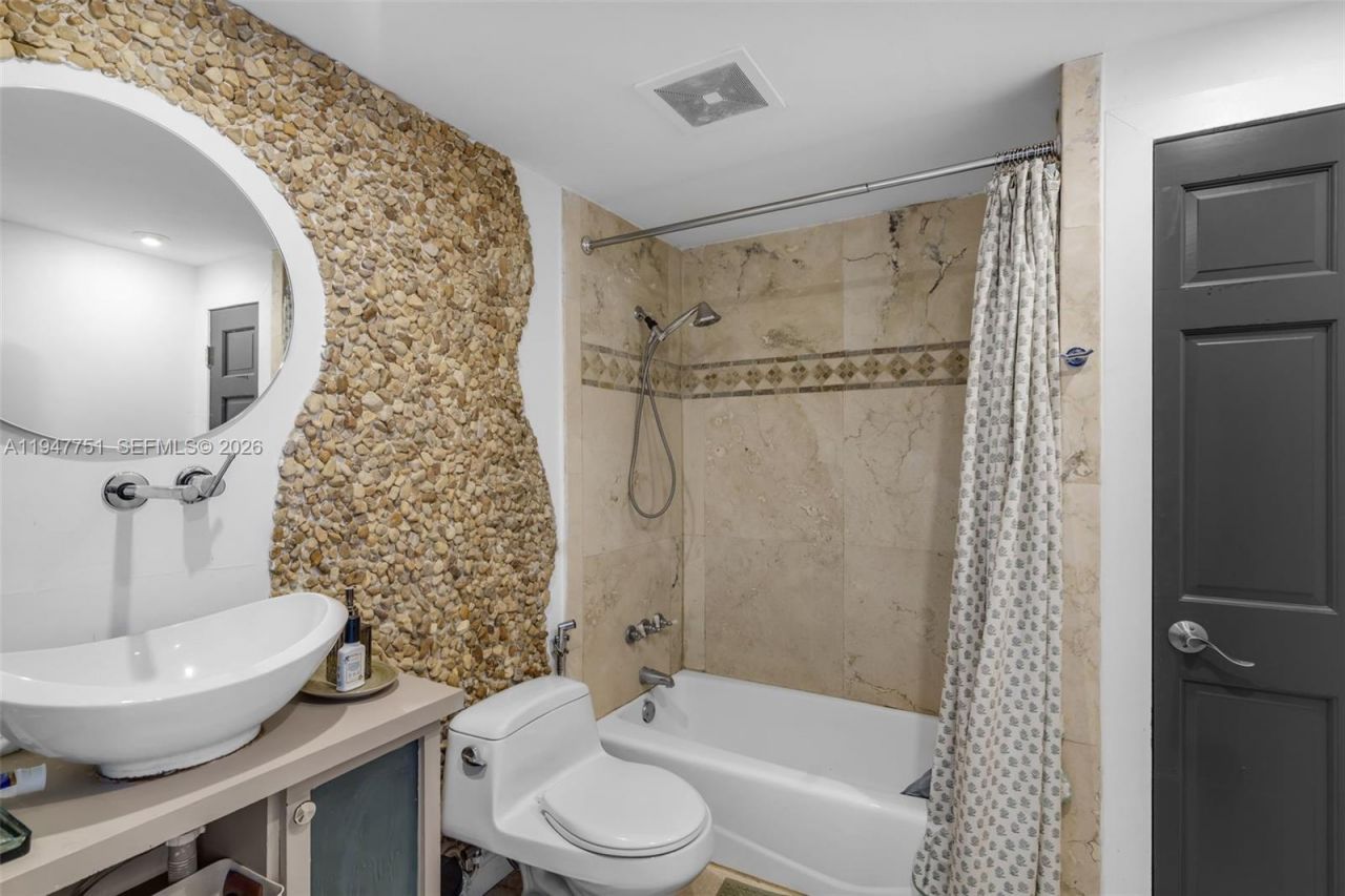 1408 Brickell Bay Dr, Unit 1206, Miami, FL 33131 Photo