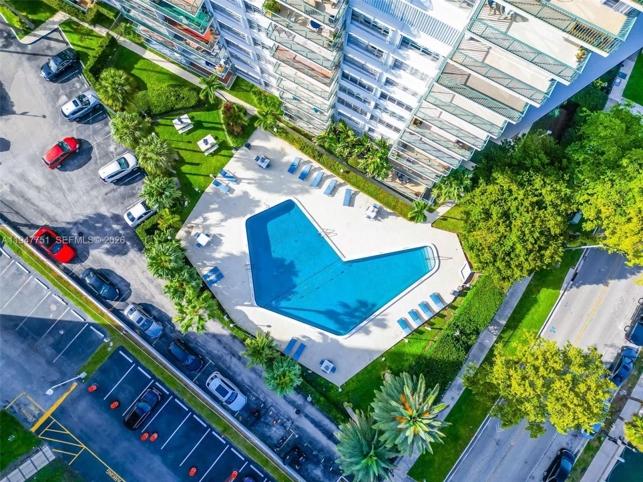 1408 Brickell Bay Dr, Unit 1206, Miami, FL 33131 Photo