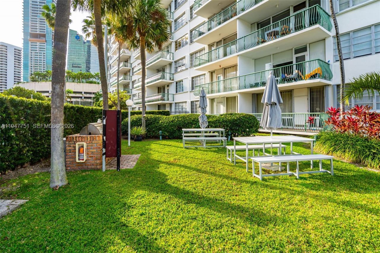 1408 Brickell Bay Dr, Unit 1206, Miami, FL 33131 Photo