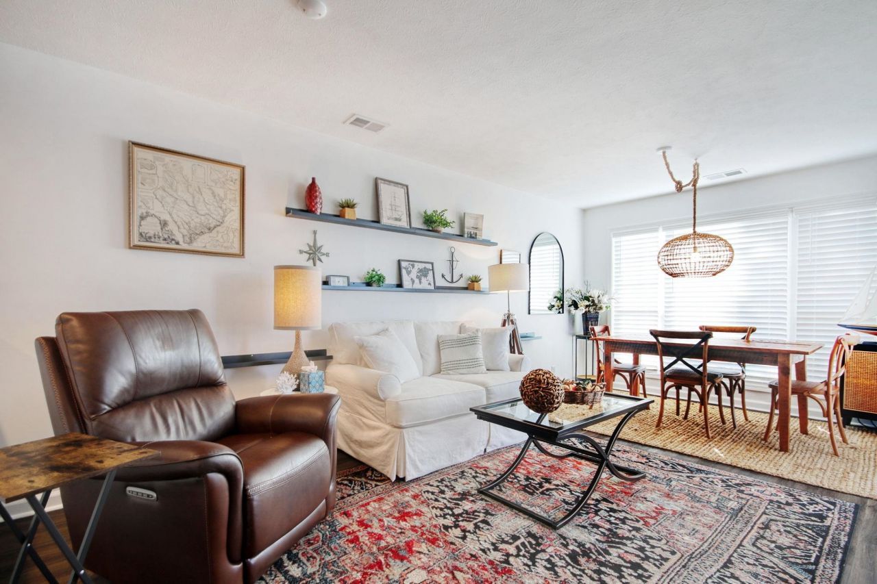 4637 Lightkeepers Way Photo 6