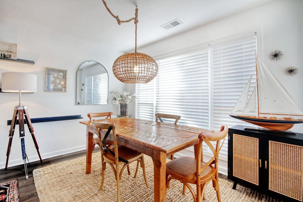 4637 Lightkeepers Way Photo 9