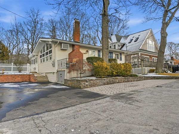 36 Oak Lane, Wading River, NY 11792