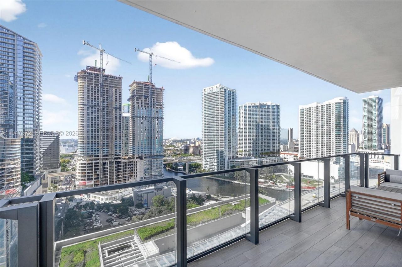 68 SE 6th St, Unit 1702, Miami, FL 33131 Photo