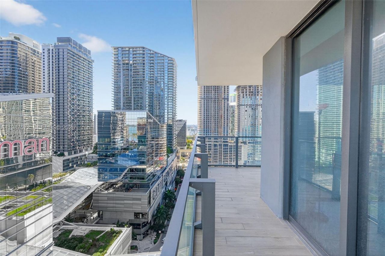 68 SE 6th St, Unit 1702, Miami, FL 33131 Photo