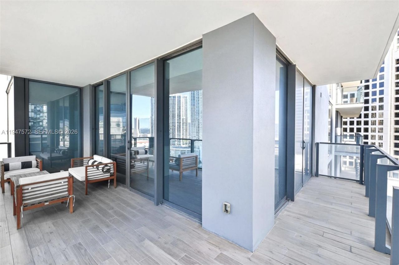 68 SE 6th St, Unit 1702, Miami, FL 33131 Photo