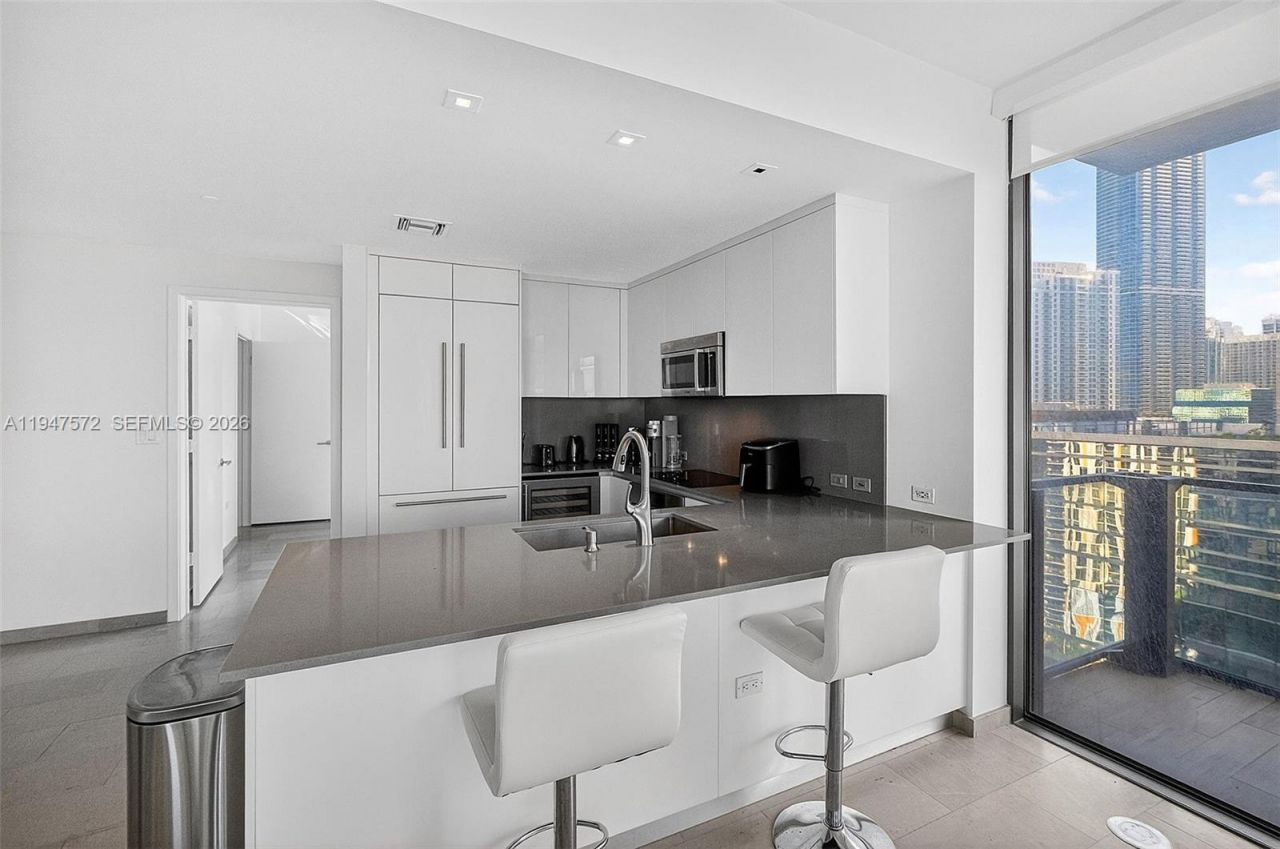 68 SE 6th St, Unit 1702, Miami, FL 33131 Photo