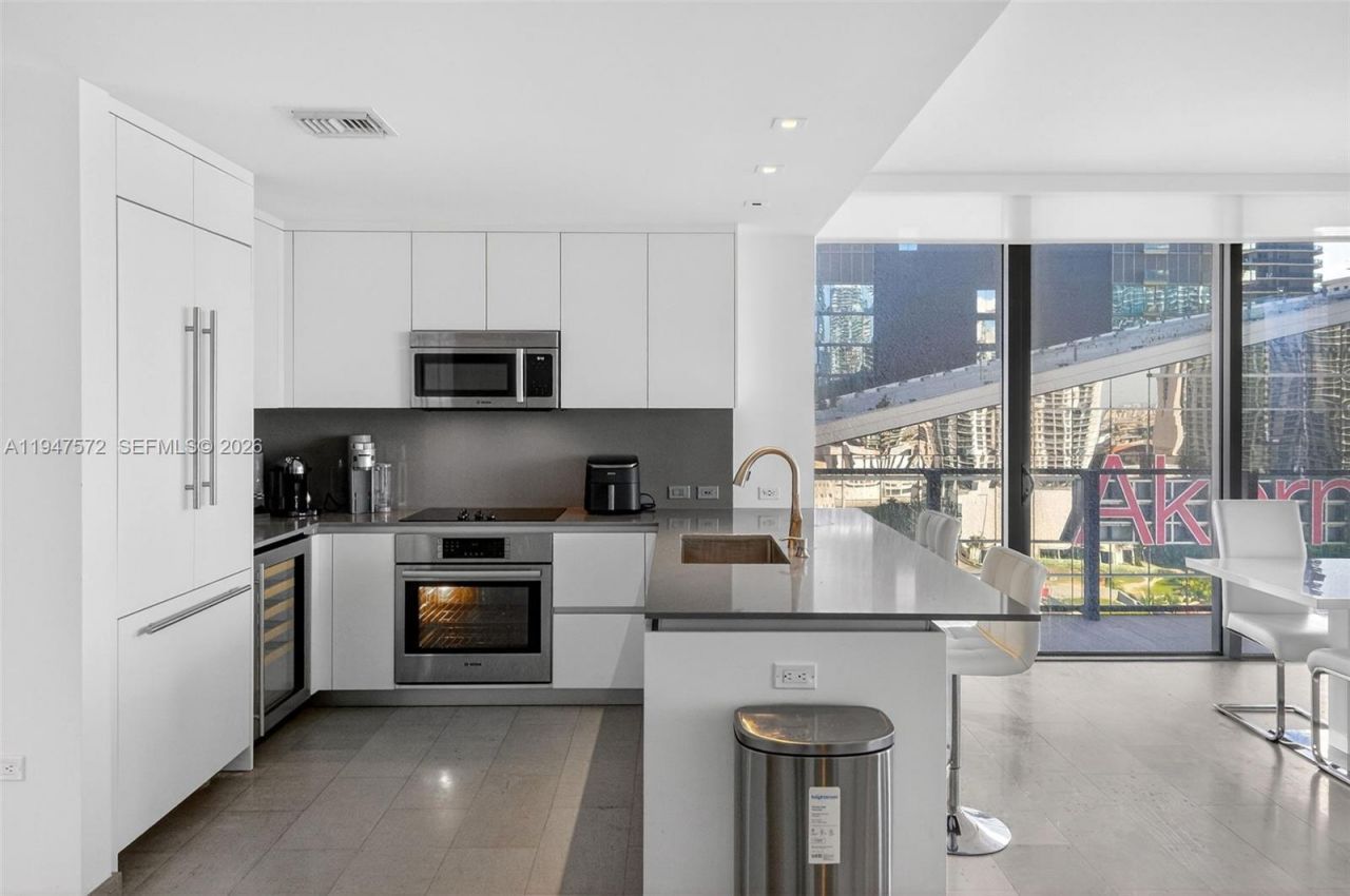 68 SE 6th St, Unit 1702, Miami, FL 33131 Photo