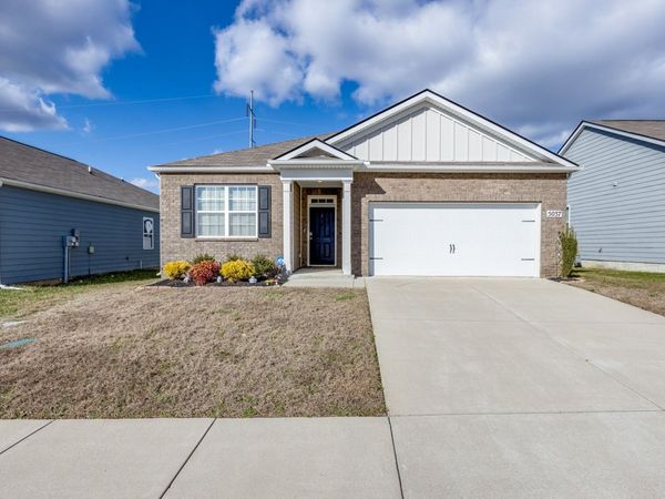 5037 Hunters Village Dr, Lebanon, TN 37087
