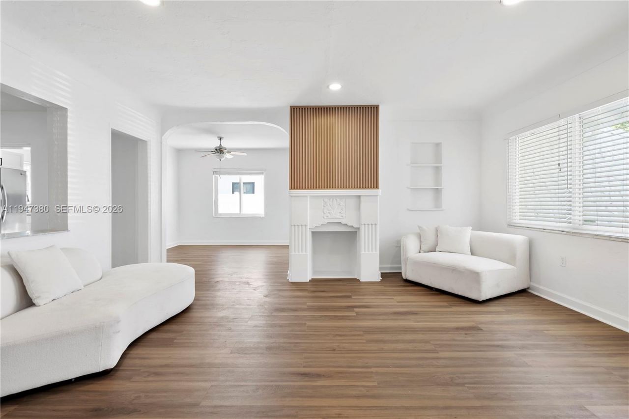 2350 SW 26th St, Miami, FL 33133 Photo