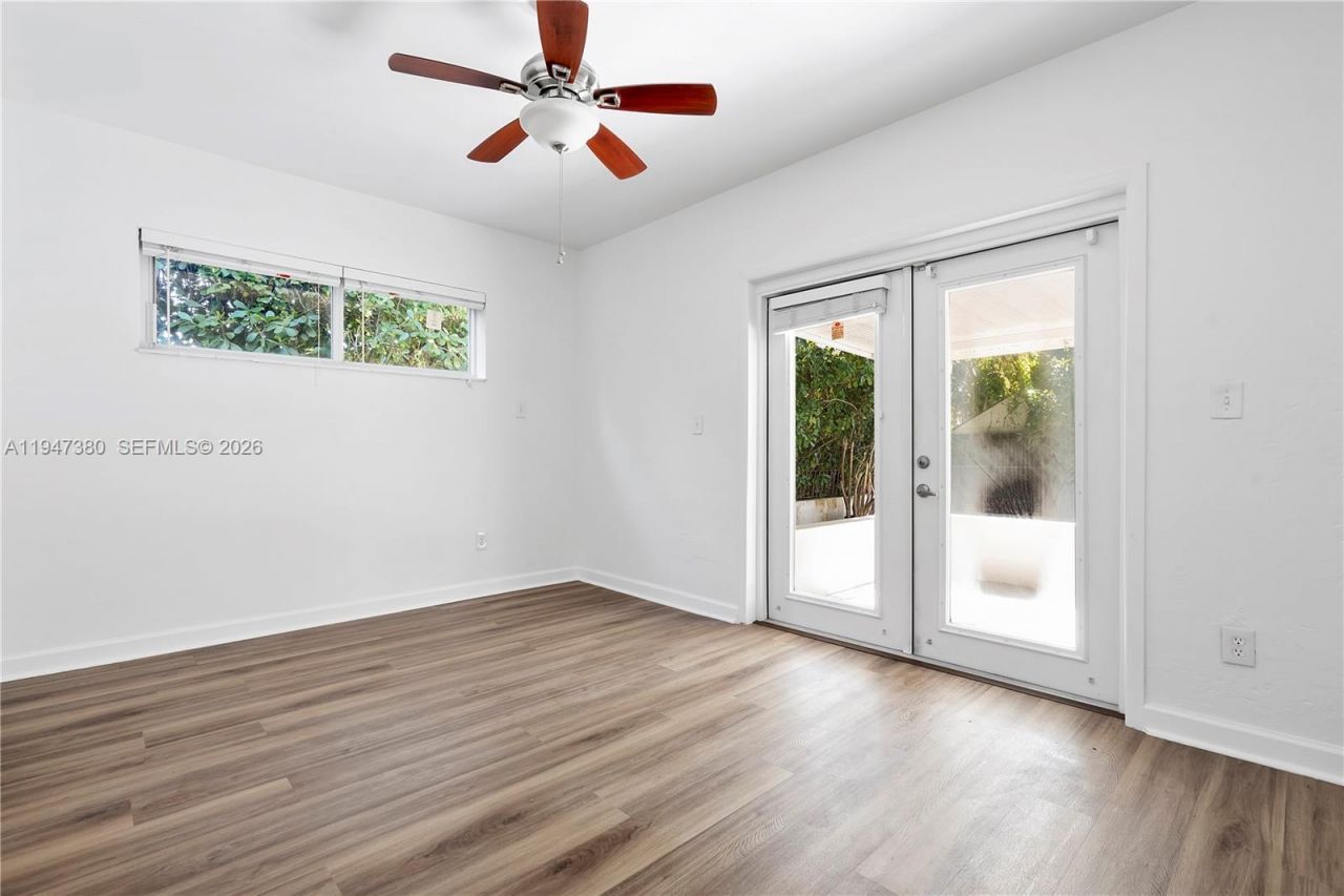 2350 SW 26th St, Miami, FL 33133 Photo