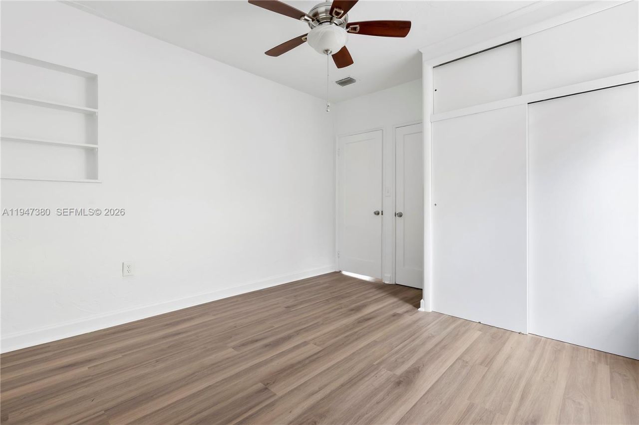 2350 SW 26th St, Miami, FL 33133 Photo