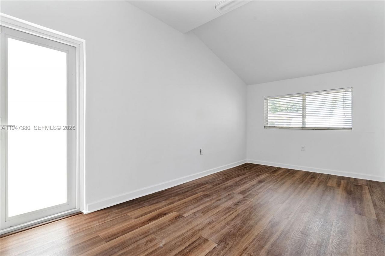 2350 SW 26th St, Miami, FL 33133 Photo