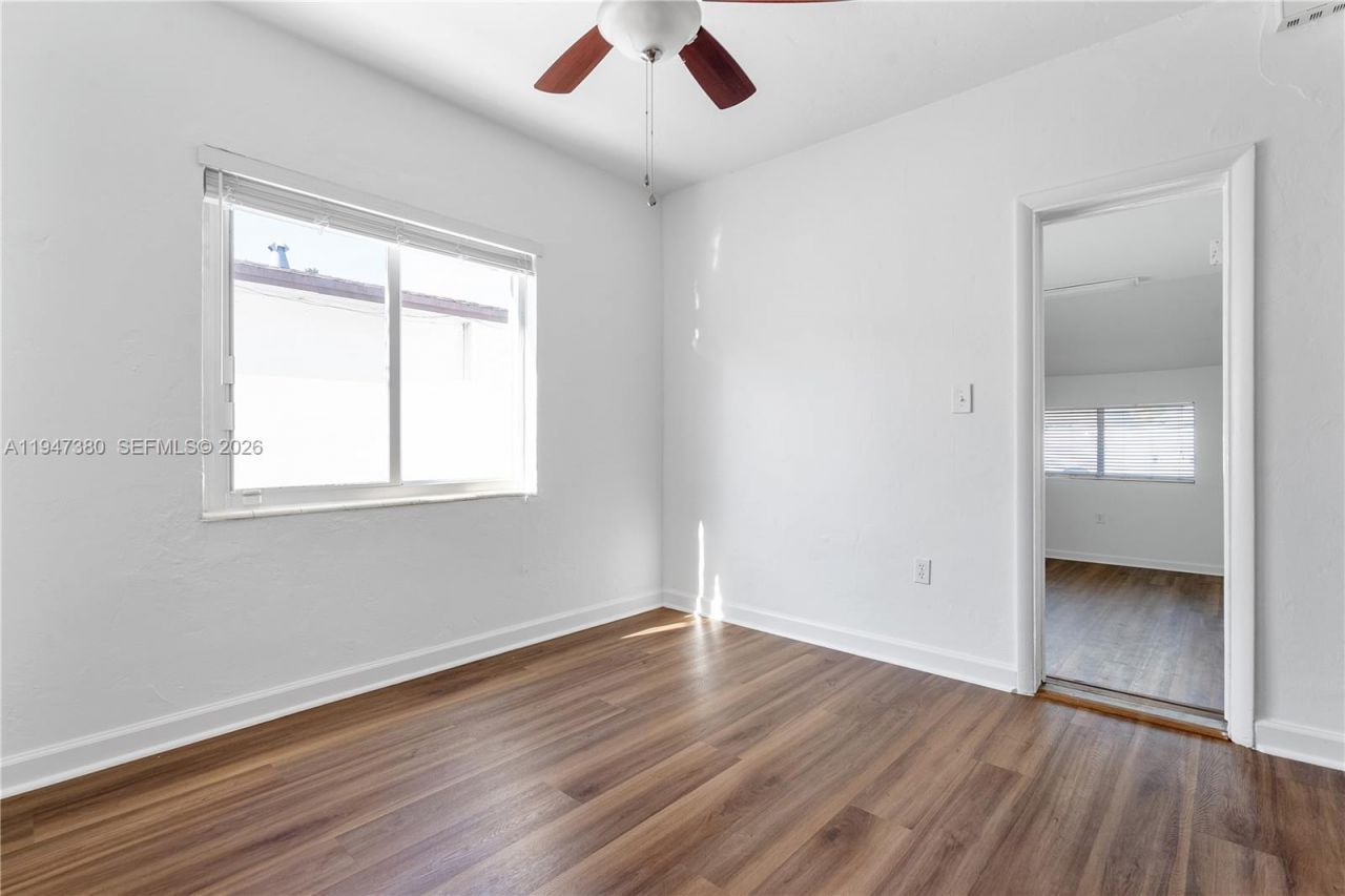 2350 SW 26th St, Miami, FL 33133 Photo