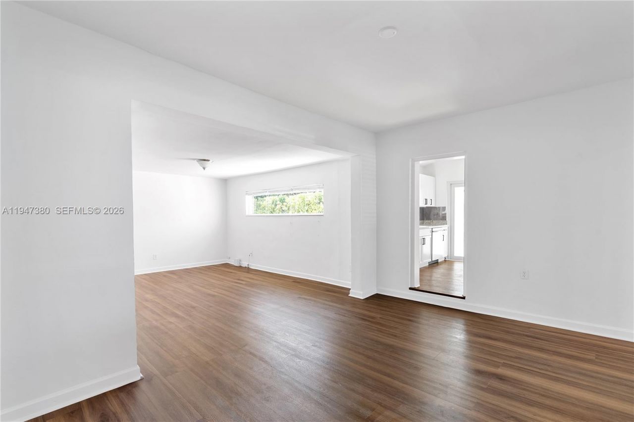 2350 SW 26th St, Miami, FL 33133 Photo