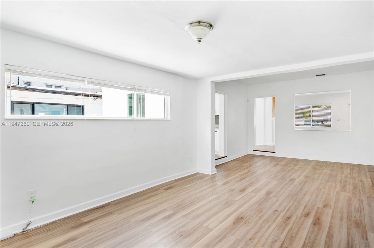 2350 SW 26th St, Miami, FL 33133 Photo