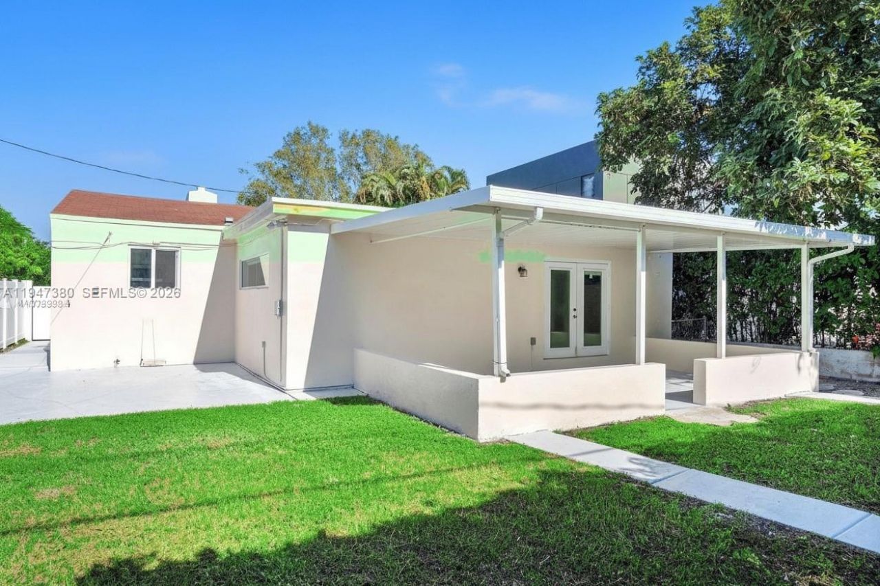 2350 SW 26th St, Miami, FL 33133 Photo