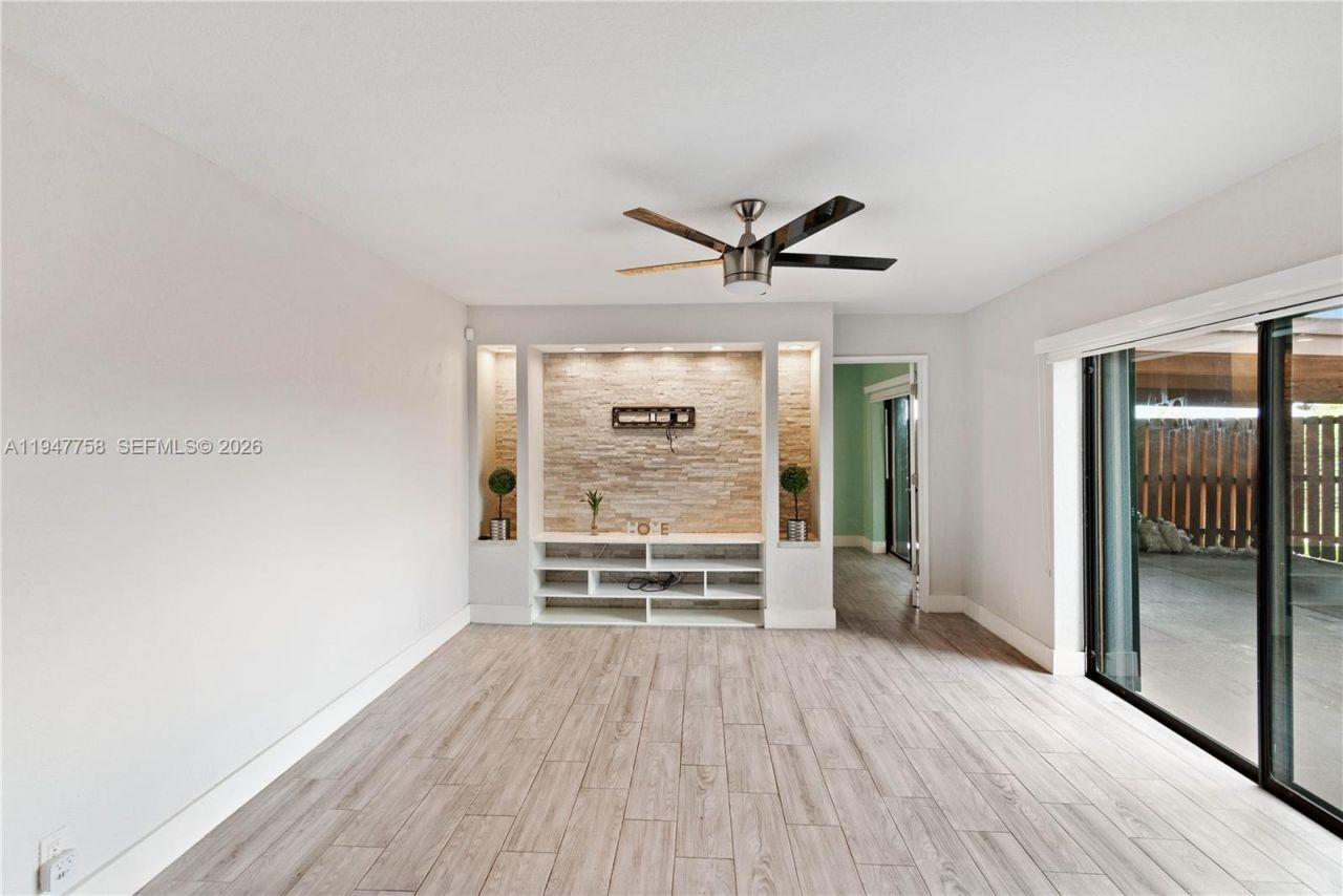 2588 Garden Ct, Unit 2588, Cooper City, FL 33026 Photo