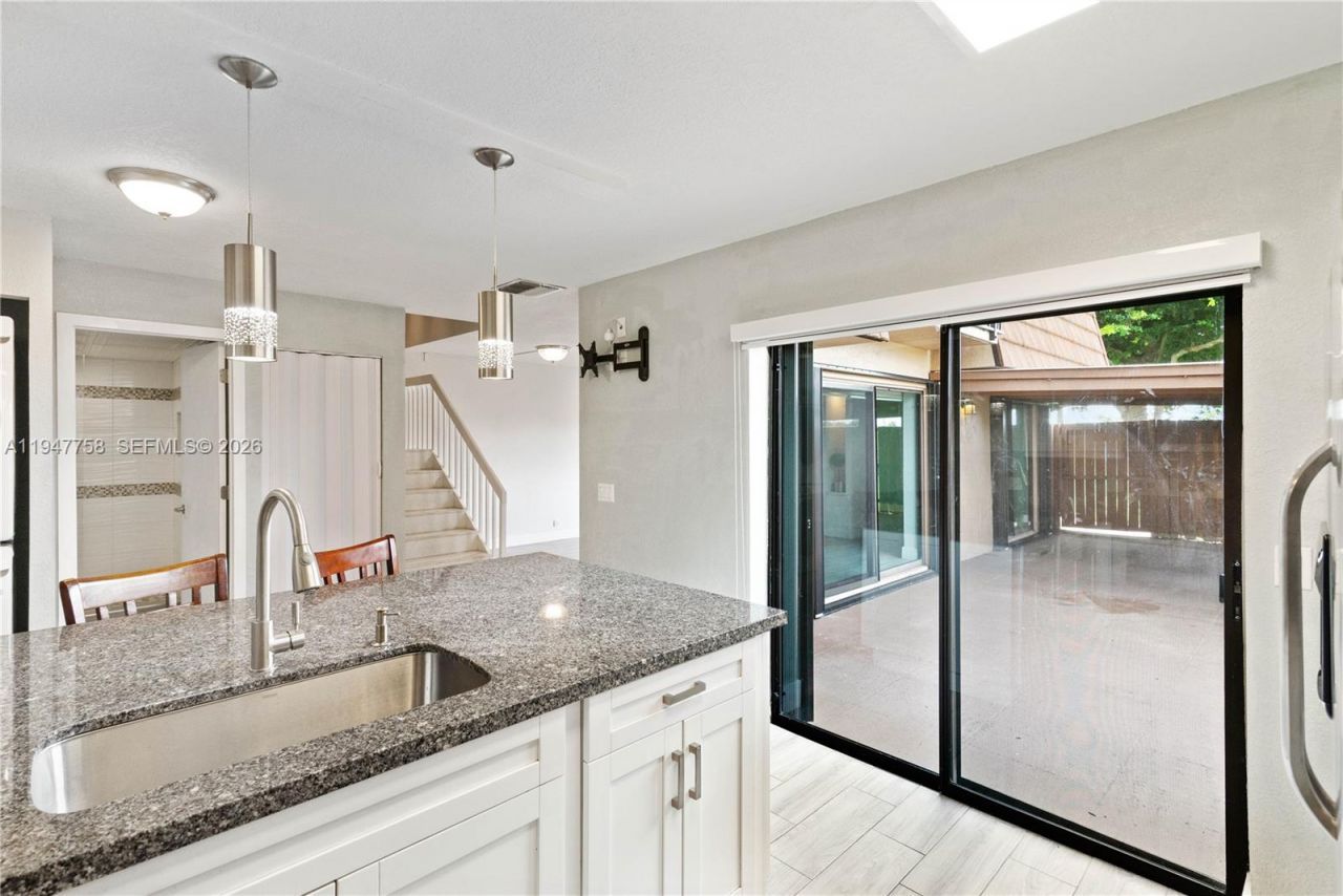 2588 Garden Ct, Unit 2588, Cooper City, FL 33026 Photo