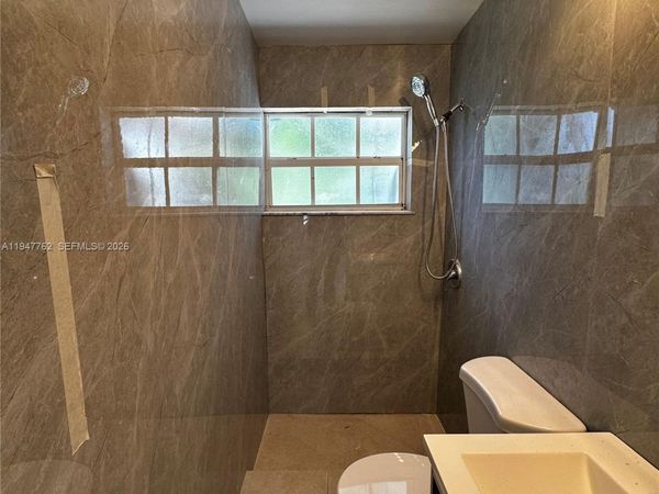 732 Moffett St, Unit 4A, Hallandale Beach, FL 33009