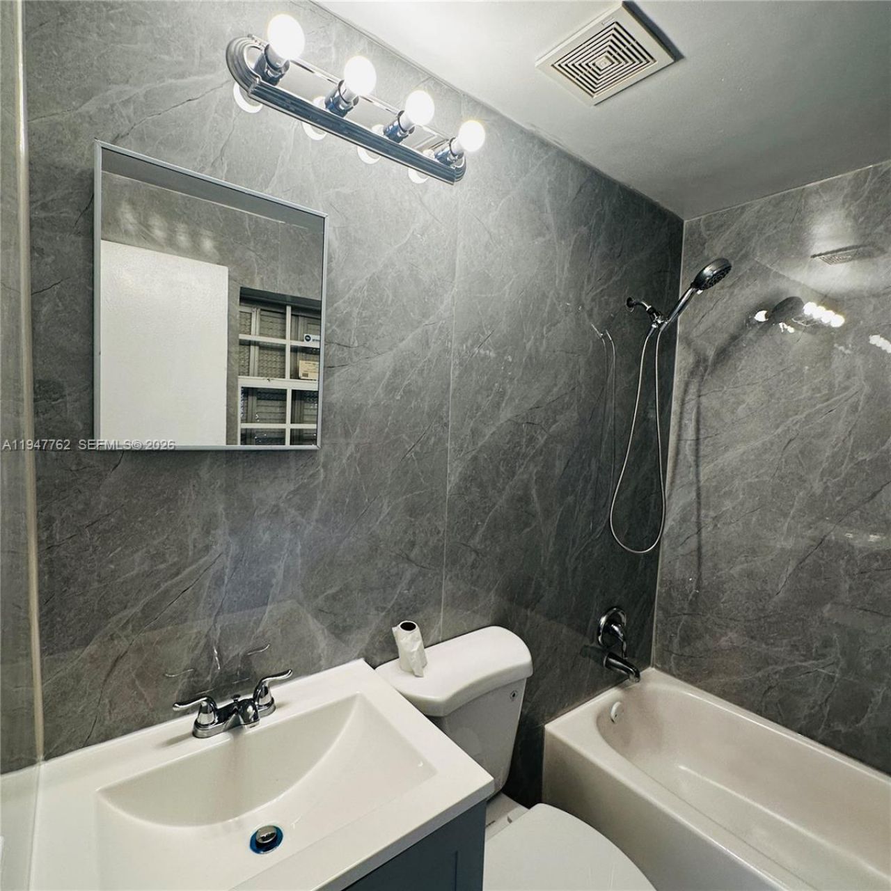 732 Moffett St, Unit 4A, Hallandale Beach, FL 33009 Photo