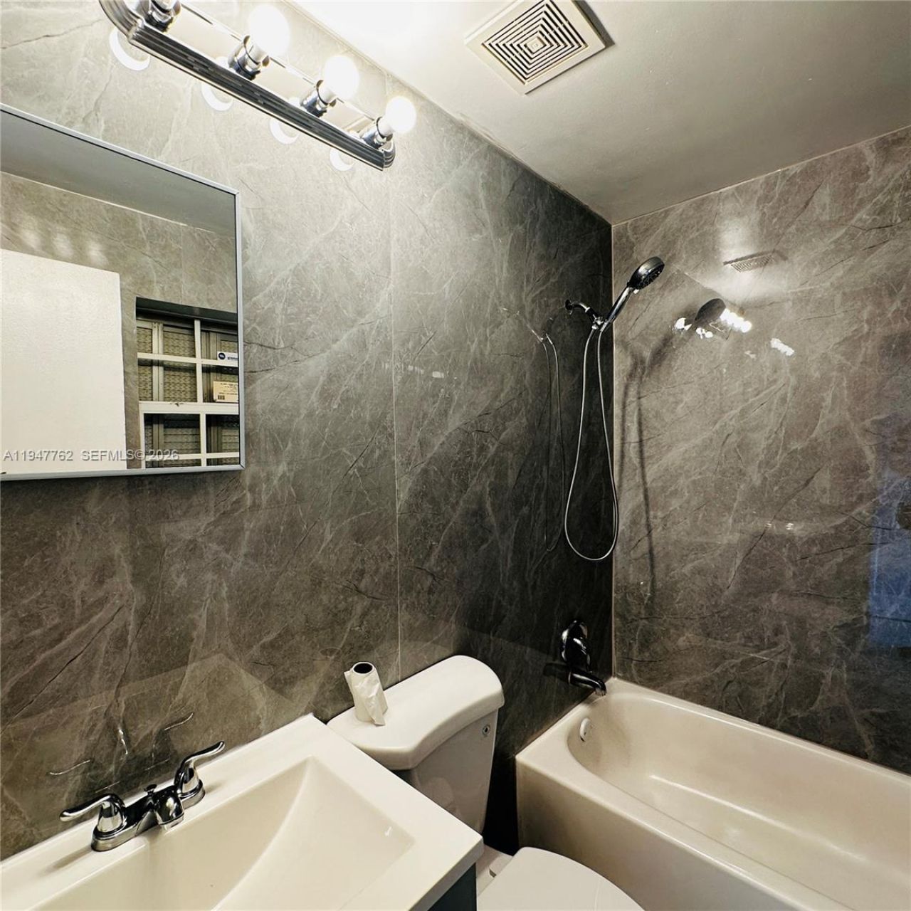 732 Moffett St, Unit 4A, Hallandale Beach, FL 33009 Photo