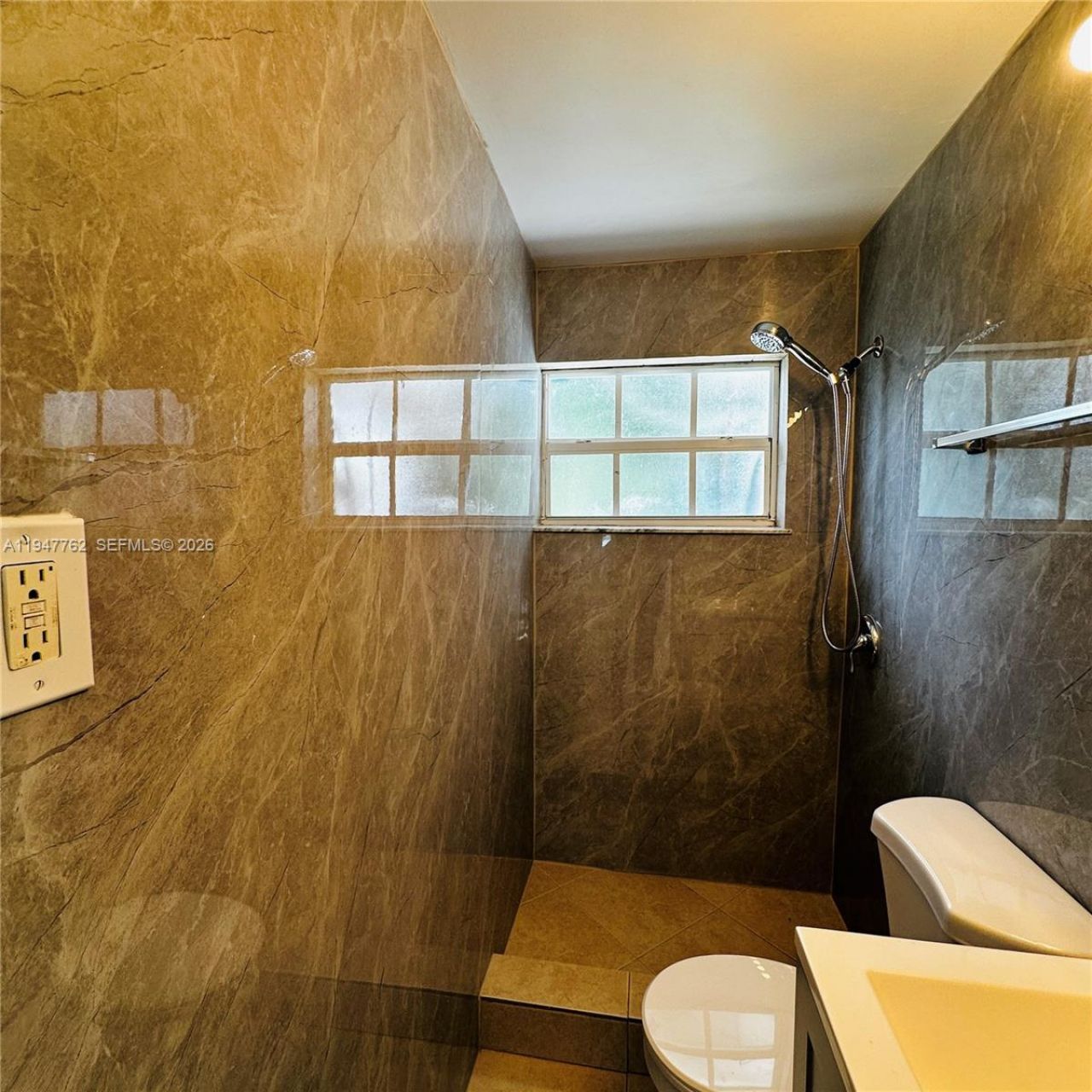 732 Moffett St, Unit 4A, Hallandale Beach, FL 33009 Photo