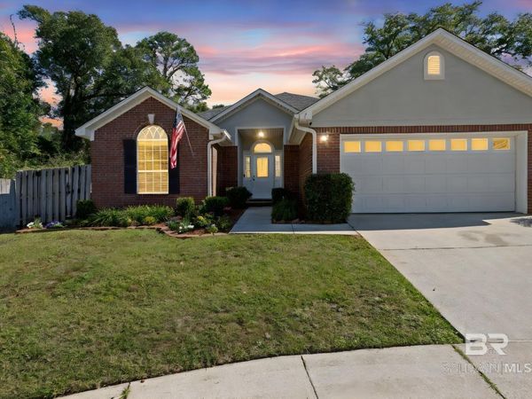 1103 E Hillcrest Crossing, Mobile, AL 36695