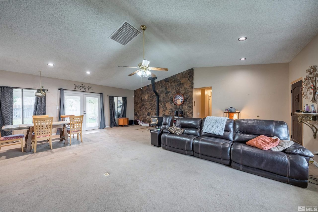10880 Deodar Way, Reno, NV 89506 Photo