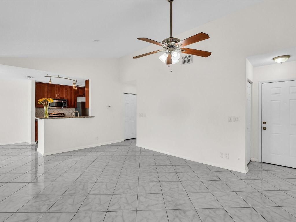 815 W Boynton Beach Boulevard, Unit 16-205, Boynton Beach, FL 33426 Photo