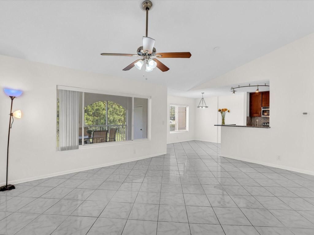 815 W Boynton Beach Boulevard, Unit 16-205, Boynton Beach, FL 33426 Photo